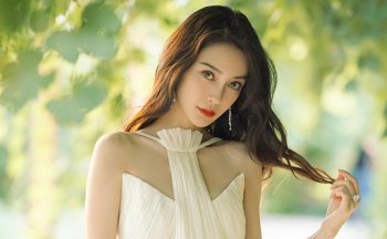 แองเจล่าตัวน้อยและเด็กชายโหยหา