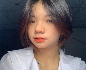 นกที่มีเสน่ห์กระพือปีกอย่างอิสระที่ Van Anh