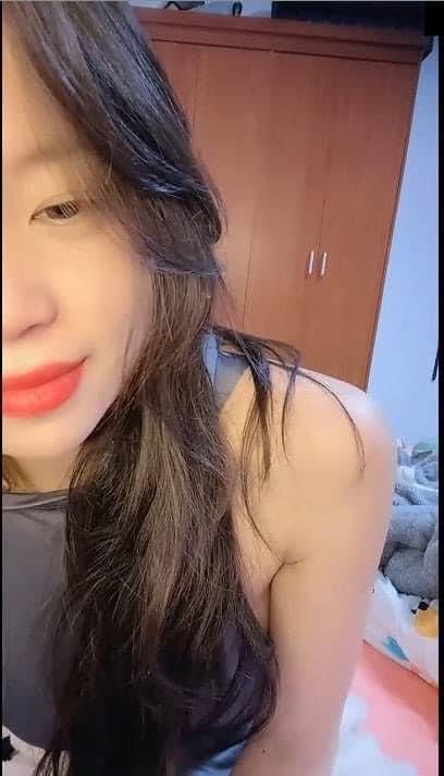 เปิดเผยคลิปทางเพศของเหงียน Thi Bich Van 2K8 เมื่อเธอรักแฟนของเธอบนชายหาด