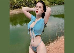 นักศึกษาหญิงมืออาชีพมีประสบการณ์ที่หลงใหลในอารมณ์