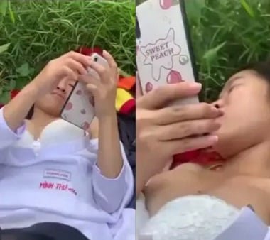 วิดีโอที่ละเอียดอ่อนของนักเรียนสองคนที่ปล่อยออกมาอย่างลับ ๆ